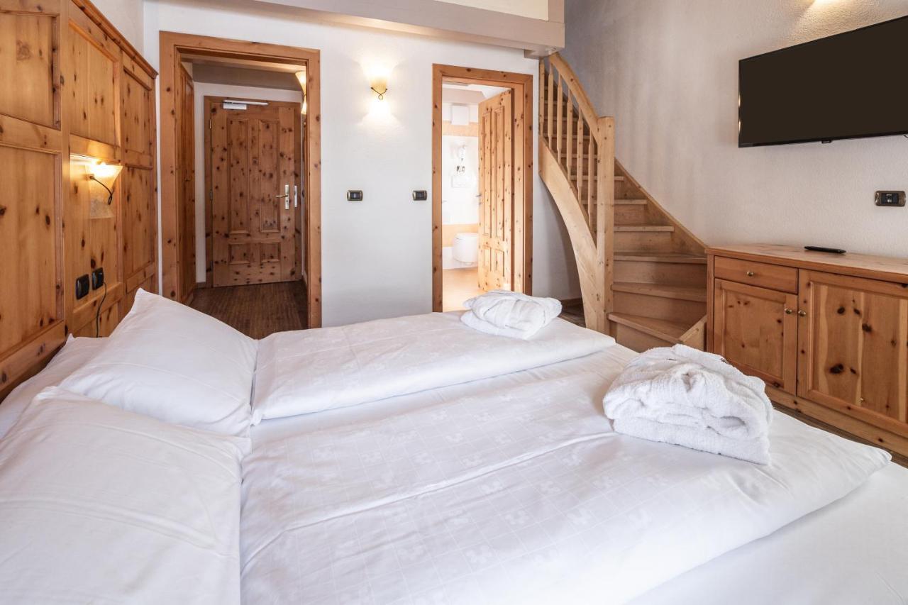 Hotel Soreghes Gran Chalet Campitello di Fassa Luaran gambar