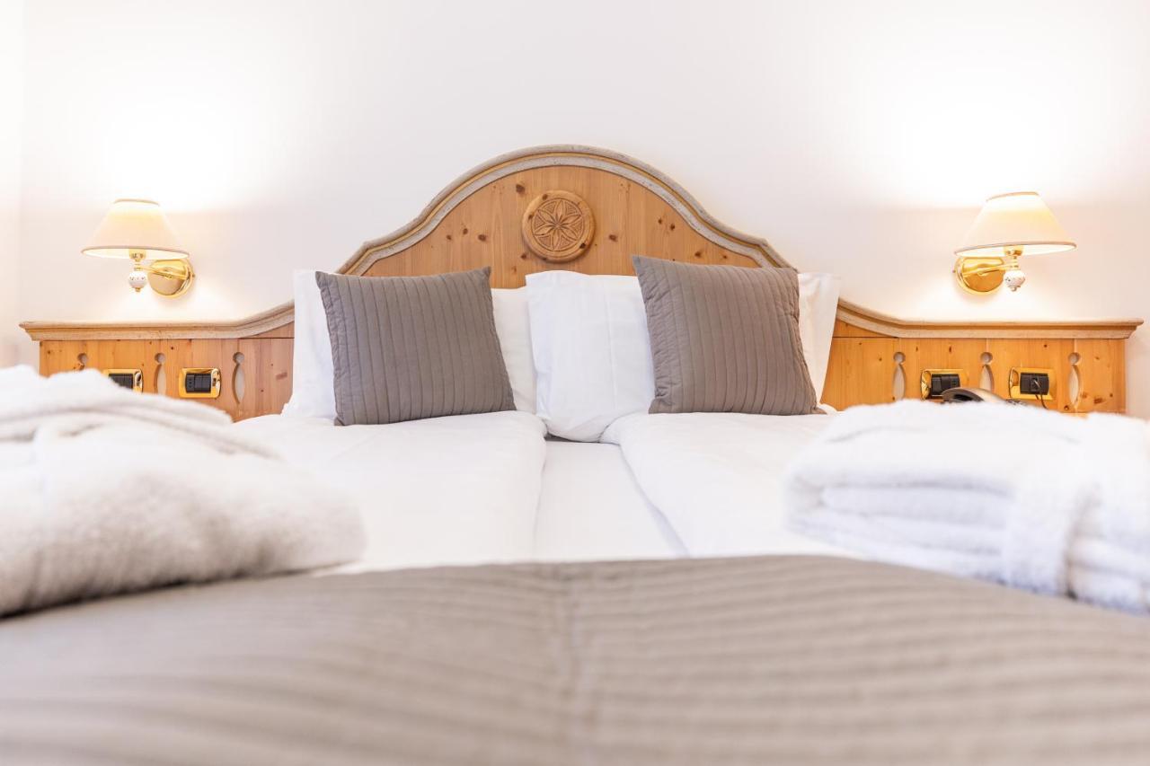 Hotel Soreghes Gran Chalet Campitello di Fassa Luaran gambar