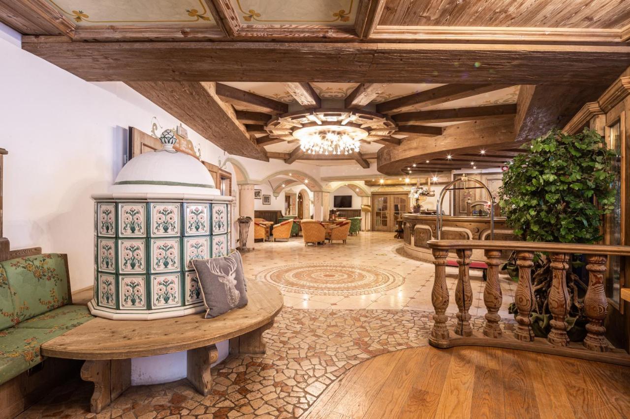 Hotel Soreghes Gran Chalet Campitello di Fassa Luaran gambar