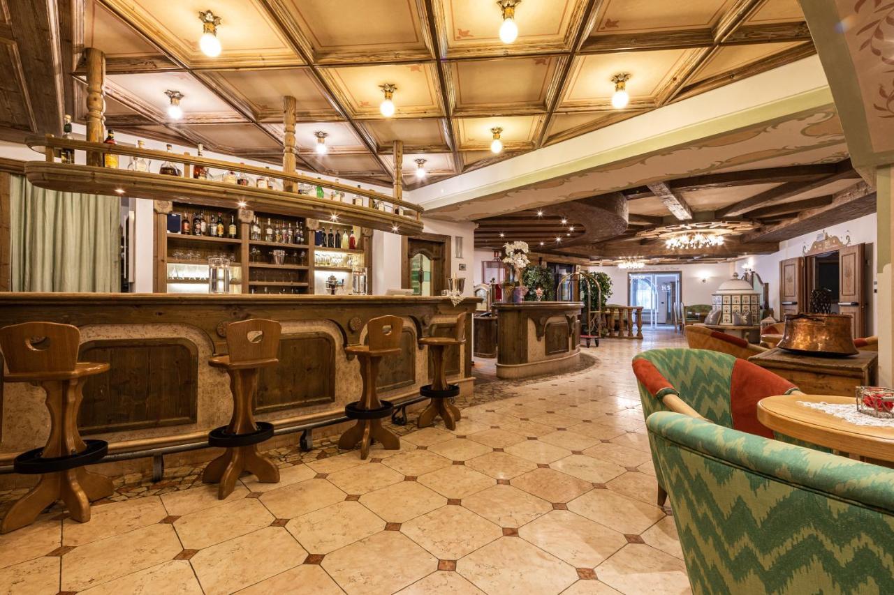 Hotel Soreghes Gran Chalet Campitello di Fassa Luaran gambar