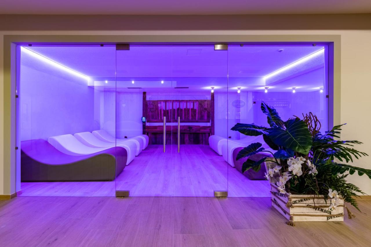 Hotel Soreghes Gran Chalet Campitello di Fassa Luaran gambar
