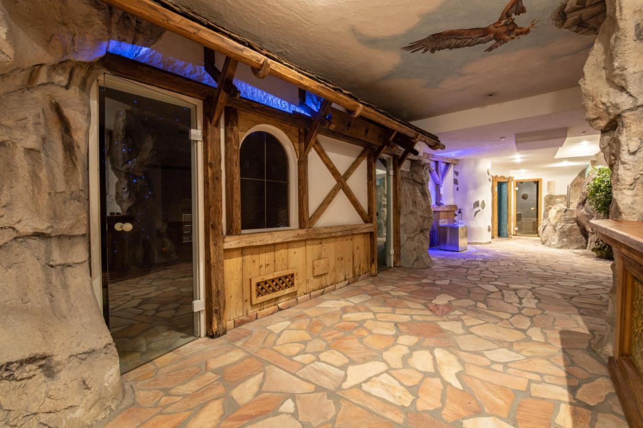 Hotel Soreghes Gran Chalet Campitello di Fassa Luaran gambar