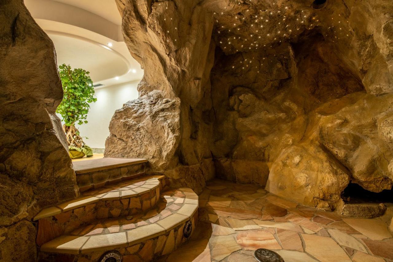 Hotel Soreghes Gran Chalet Campitello di Fassa Luaran gambar
