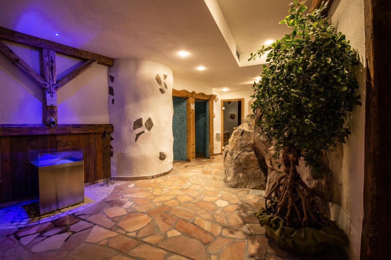 Hotel Soreghes Gran Chalet Campitello di Fassa Luaran gambar