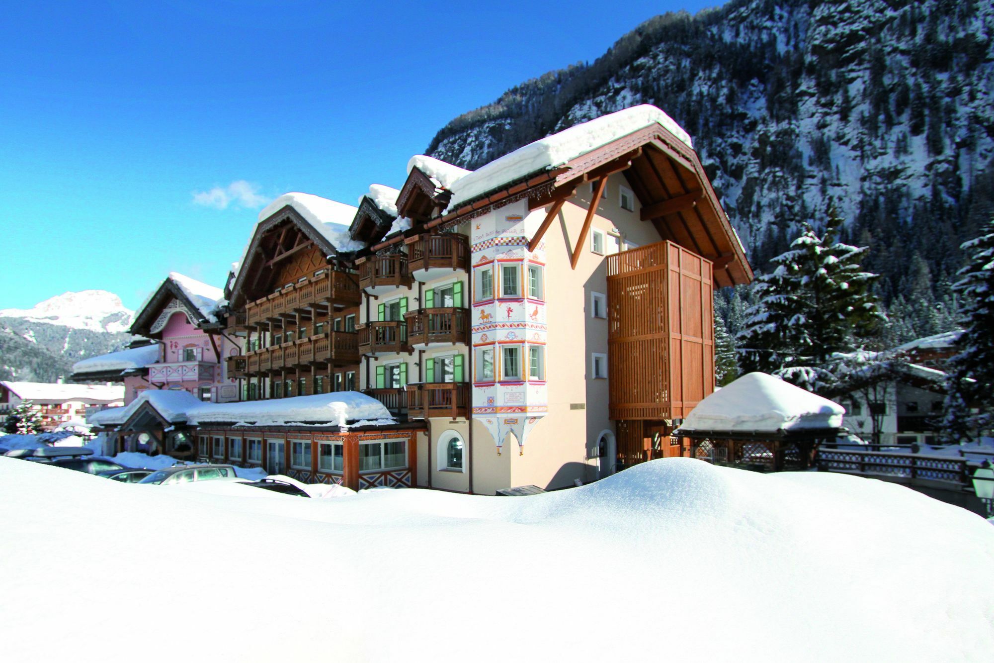 Hotel Soreghes Gran Chalet Campitello di Fassa Luaran gambar